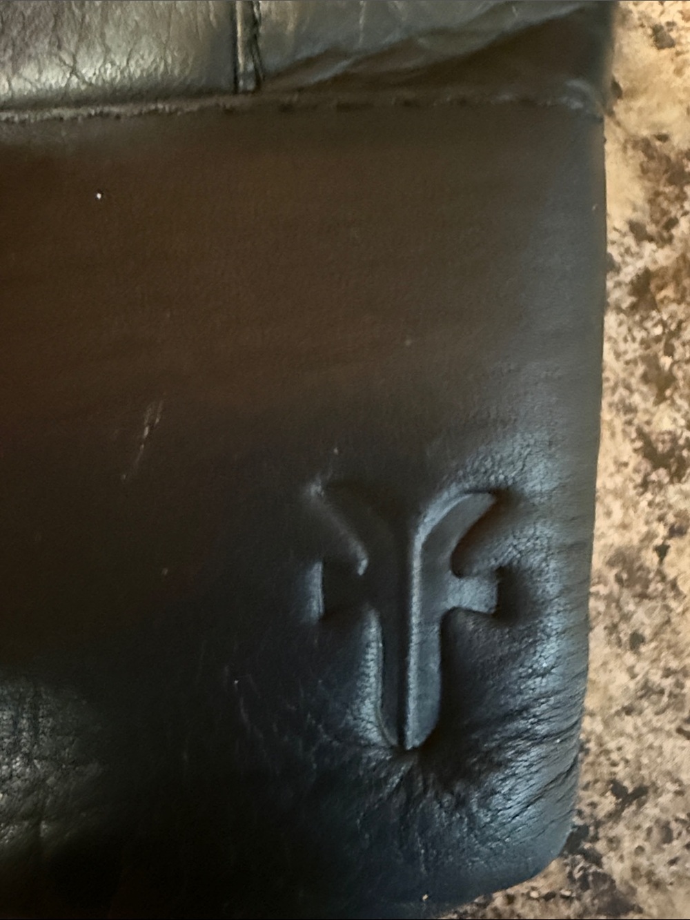 Classic Black Leather Crossbody Bag - Sleek Everyday Carry - Picture 12 of 12